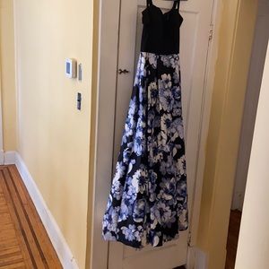 Gorgeous Maxi Dress new without tag